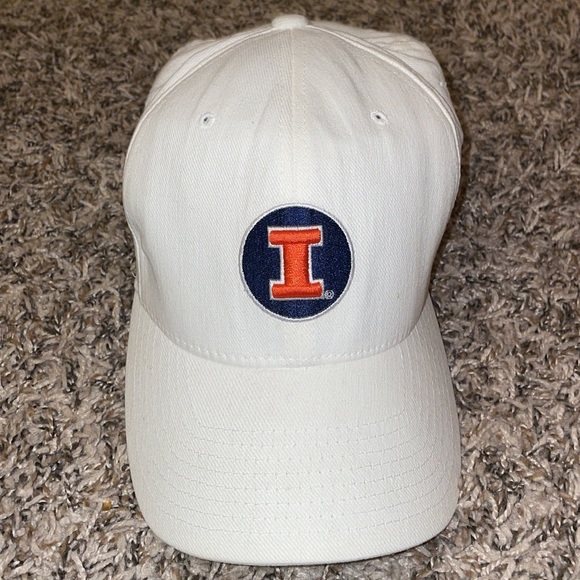 Nike Other - SOLD♥️ Nike team universal for white Illini baseball hat university of Illinois
